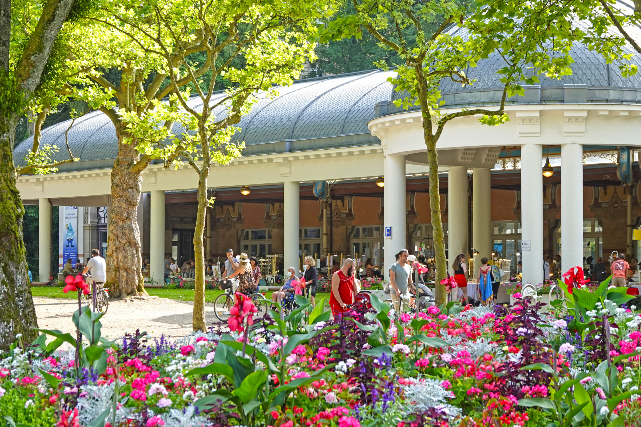 galerie thermale de vittel en été